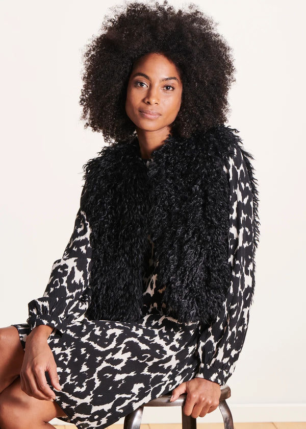 Short Fur Vest In Black