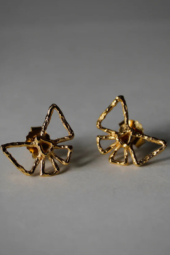 Bow Studs in Gold