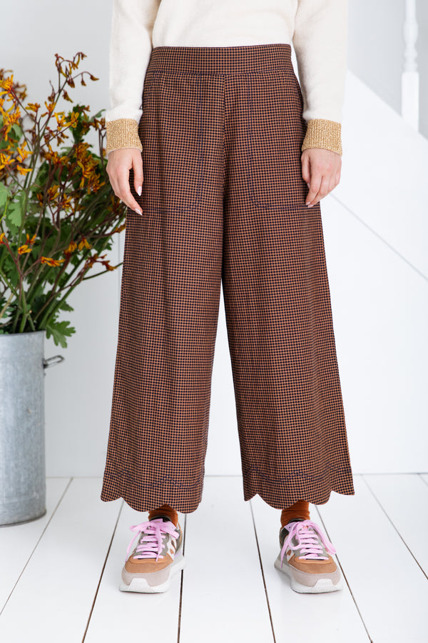 Aide Trousers in Midnight Tan