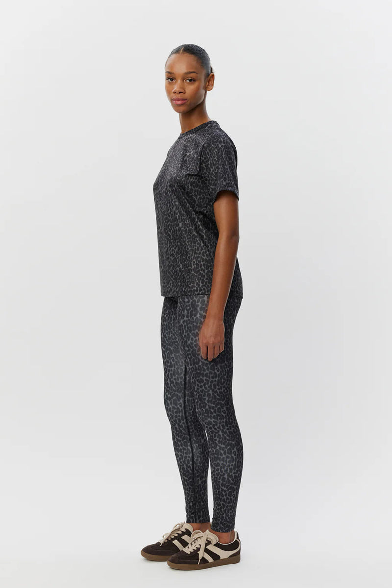 Leggings in Grey Leopard Print
