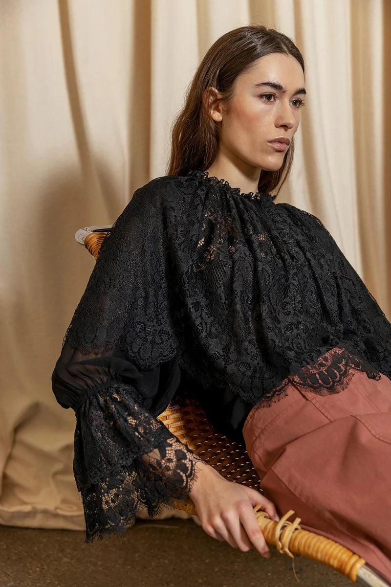 Minnie Blouse in Black