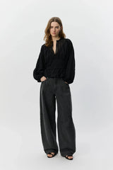 Barrel Shaped Jeans in Washed Black