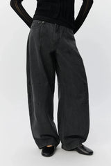 Barrel Shaped Jeans in Washed Black