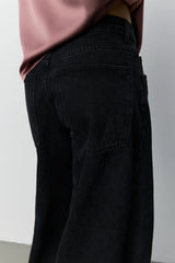 Barrel Shaped Jeans in Washed Black