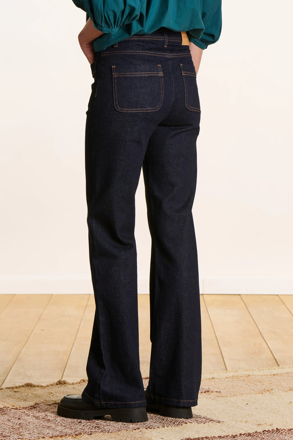 Bootcut Jean in Dark Denim