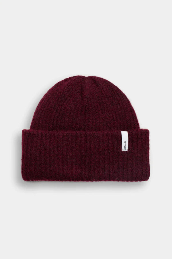 Fluffy Beanie in Burgundy