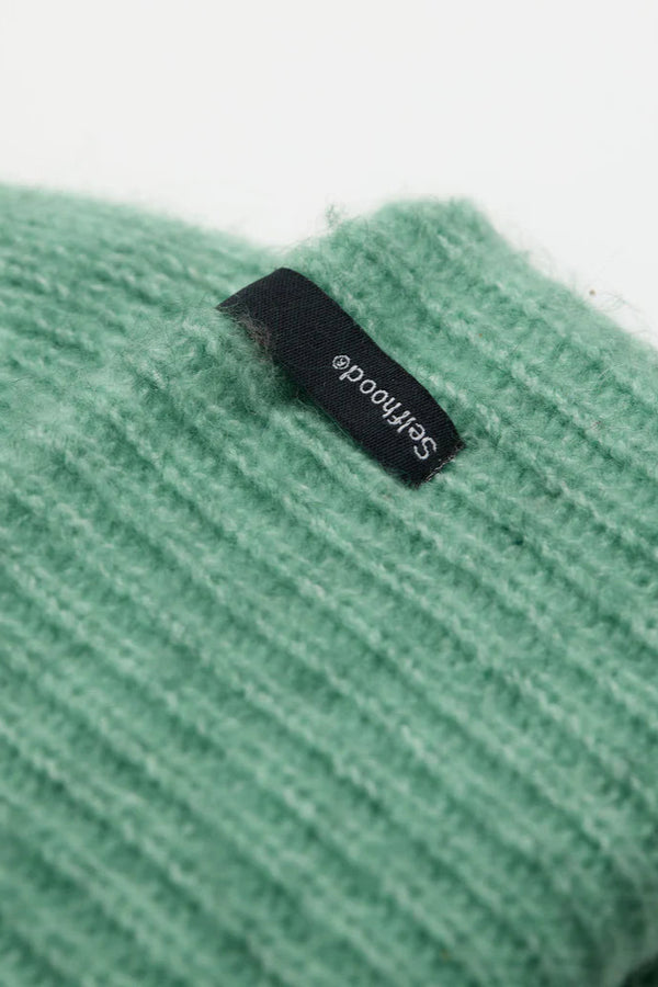 Fluffy Beanie in Turqoise