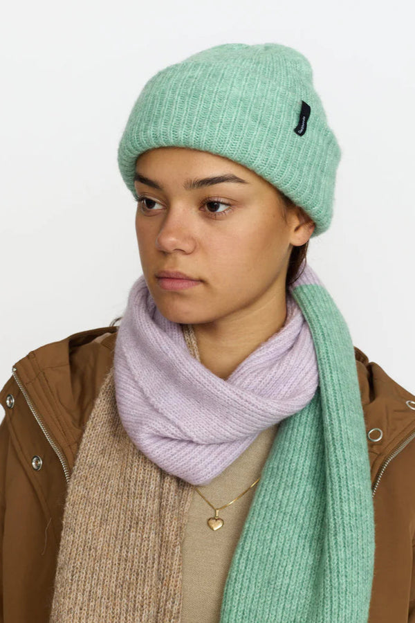 Fluffy Beanie in Turqoise