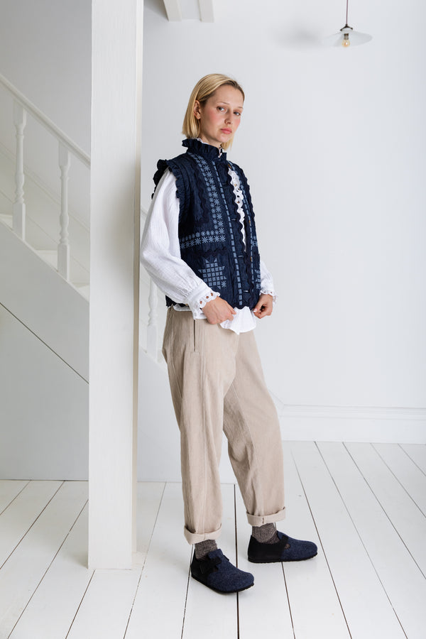 Gwen Gillet in Dark Denim
