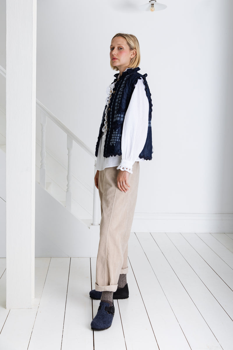 Gwen Gillet in Dark Denim