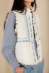 Gwen Gillet in Ecru