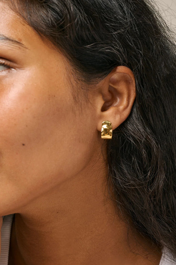 Ziva Hoops in Gold