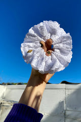 Froufrou Blanc Scrunchie in White