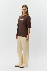 Le Club Slogan T-shirt in Brown