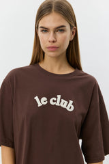 Le Club Slogan T-shirt in Brown