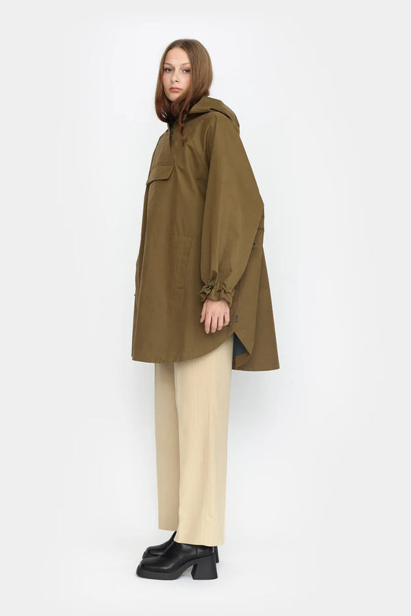Poncho in Army Green