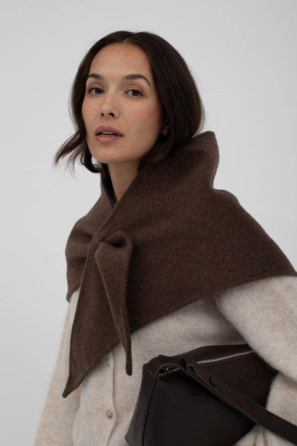 Sentier Scarf in Chocolate