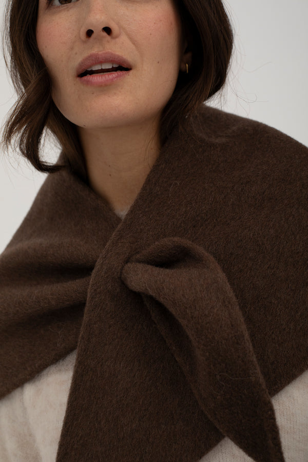 Sentier Scarf in Chocolate