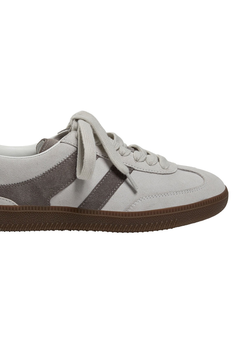 Stella Sneakers in Grey