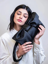 Bow Clutch in Black