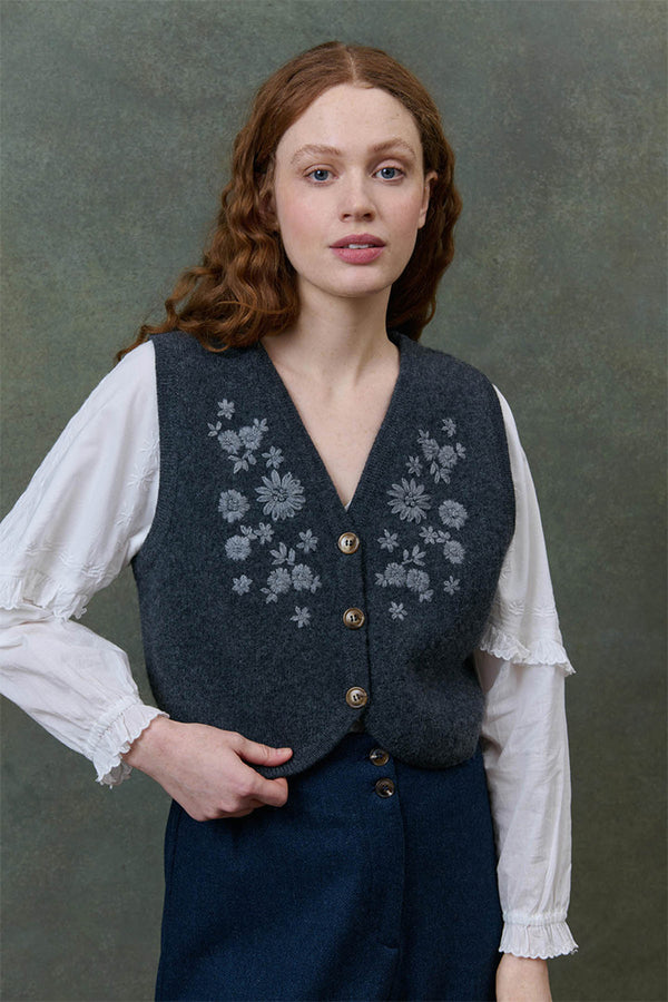 Embroidered Sleeveless Knit Vest
