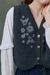 Embroidered Sleeveless Knit Vest