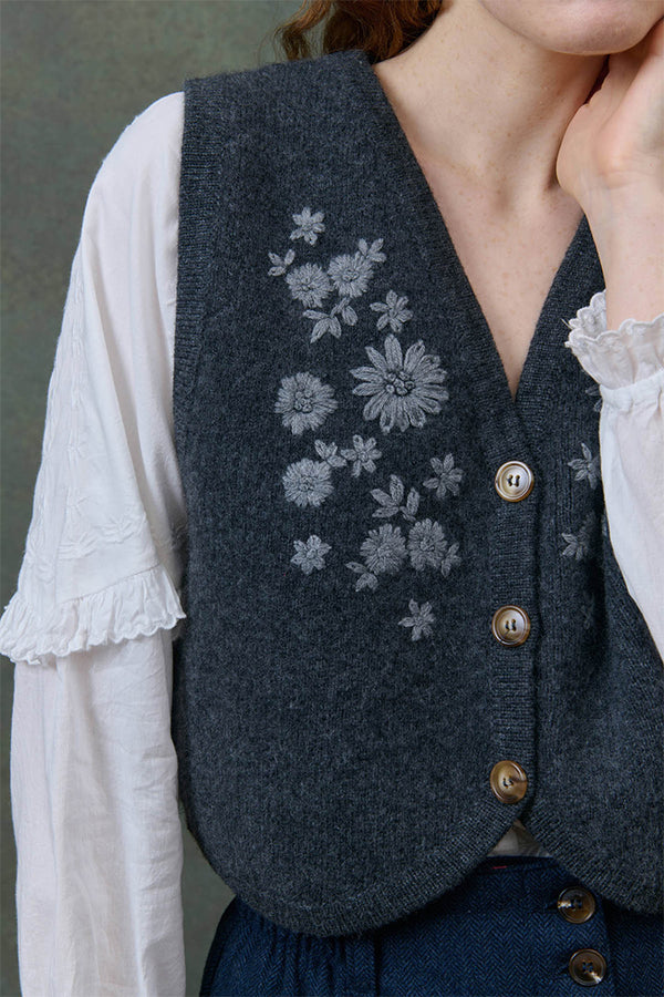 Embroidered Sleeveless Knit Vest