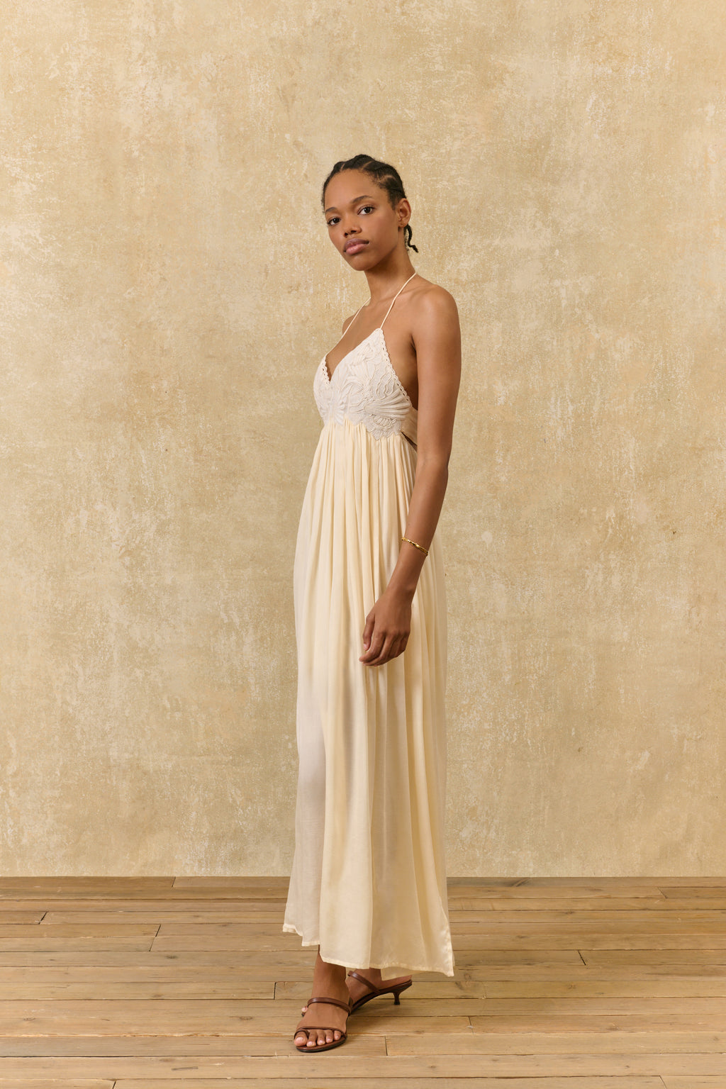 Flowy Maxi Dress in Cream  beo