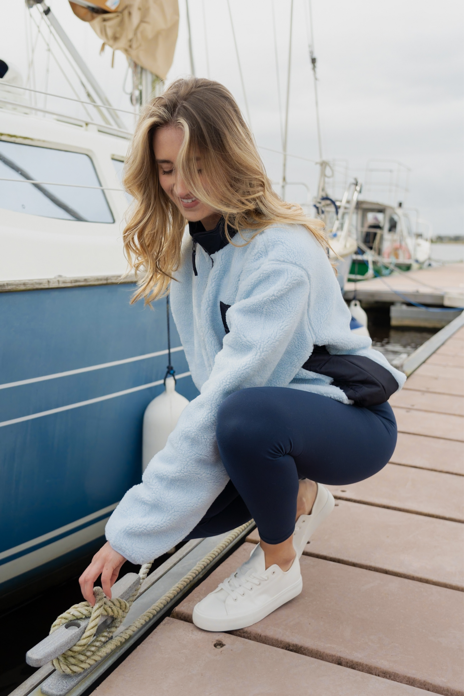 Farriage Fleece (TWO COLOUR-WAYS) – beo Farriage Fleece (TWO COLOUR-WAYS) – beo