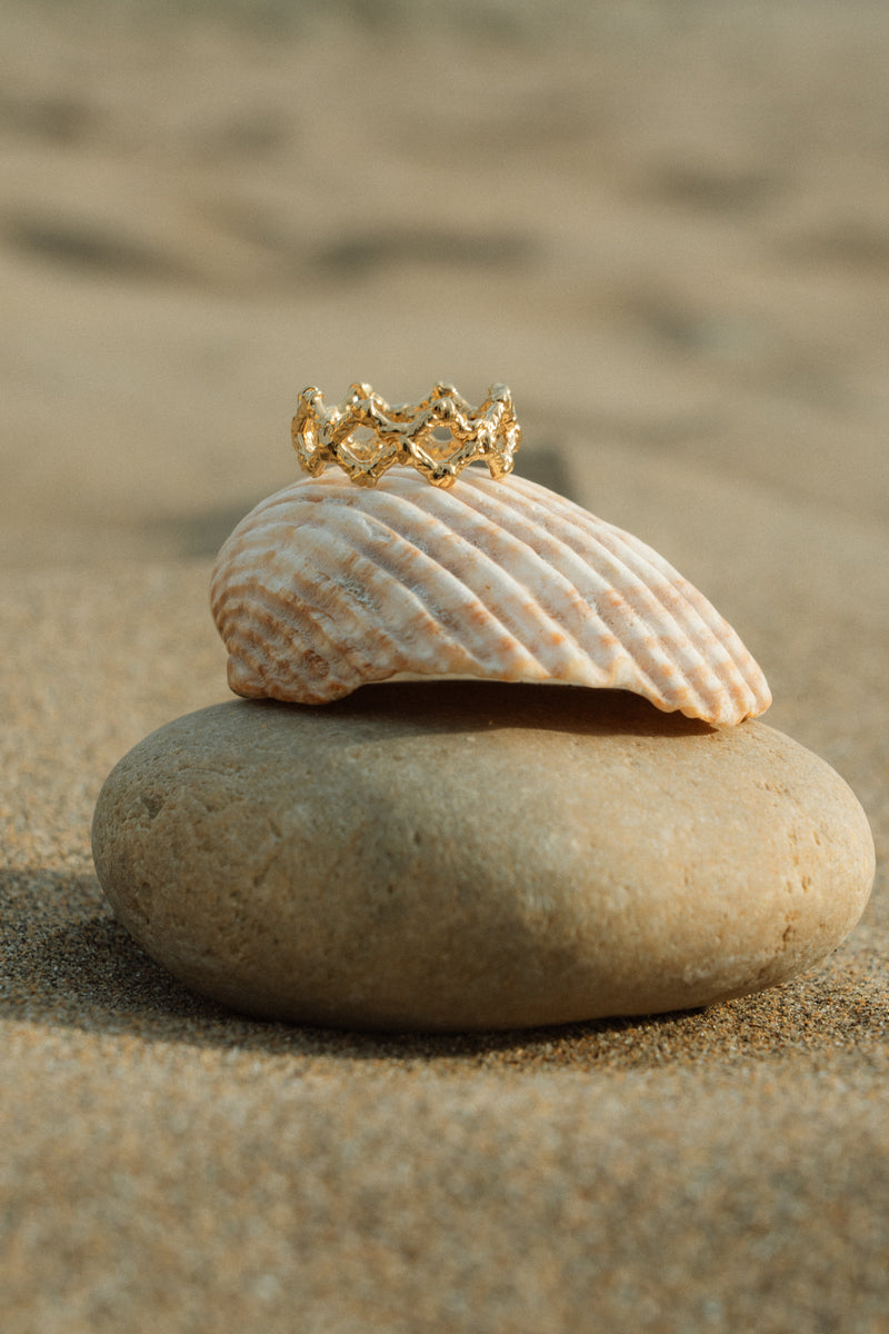 Coastal Knot Ring in Gold