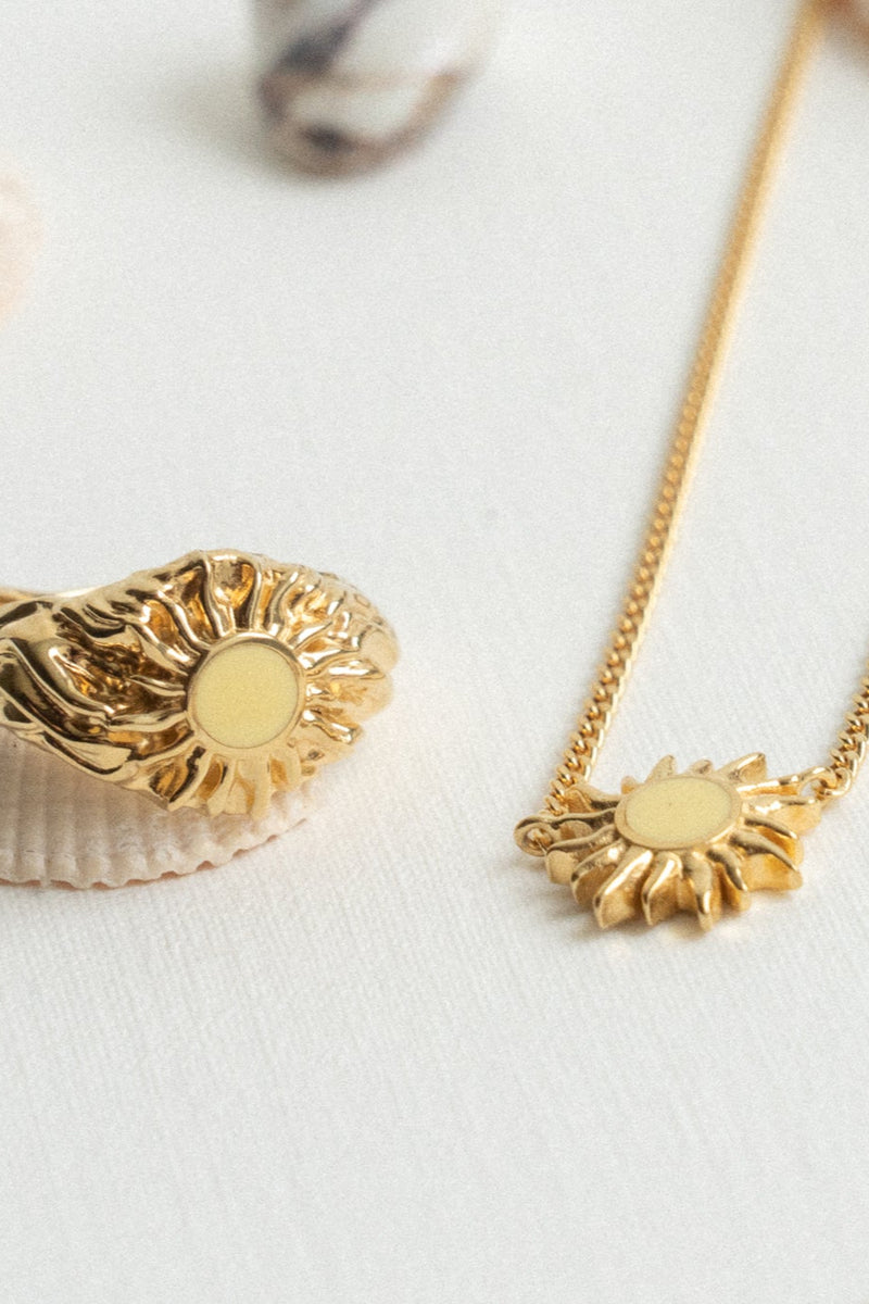 Sunshine Necklace in Golden Haze