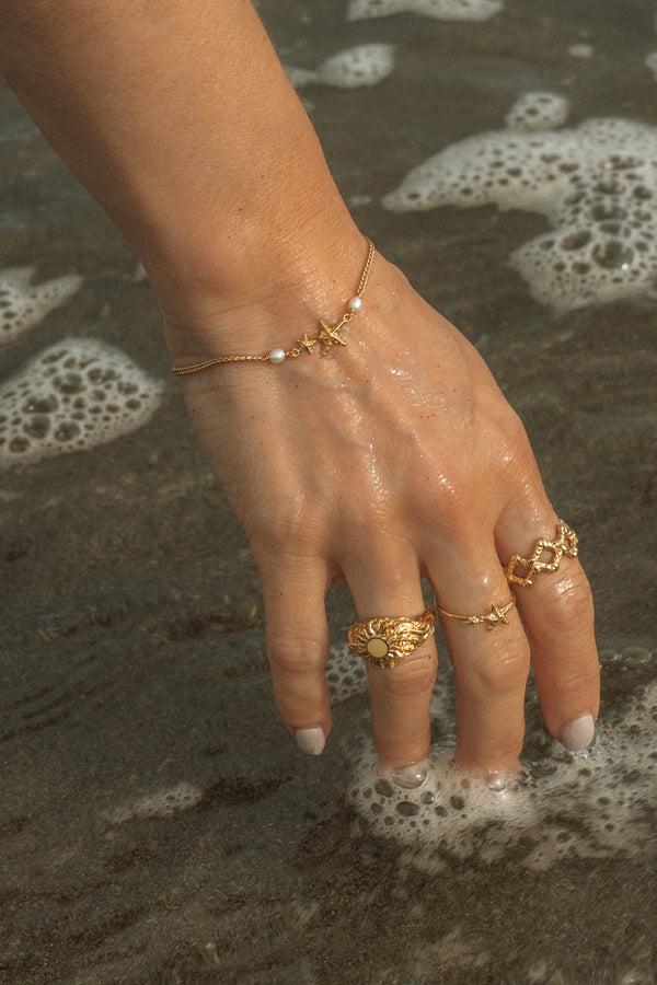 Starfish Pearl Bracelet in Gold