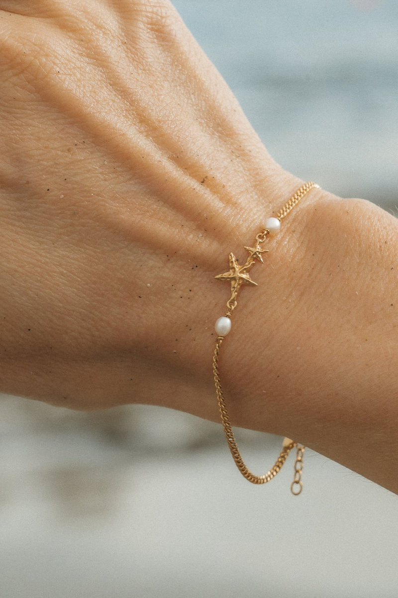 Starfish Pearl Bracelet in Gold