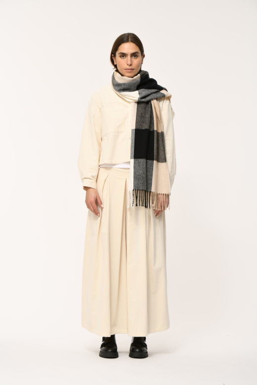 Check Scarf in Beige & Black