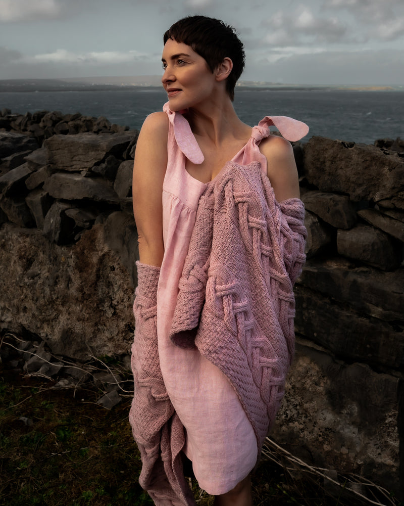 Aran Knit Throw in Pink Dusk